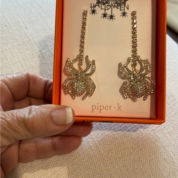 PIPER K” HALLOWEEN VERTICAL DROP “RHINESTONE SPIDER EARRINGS - Picture 4 of 4